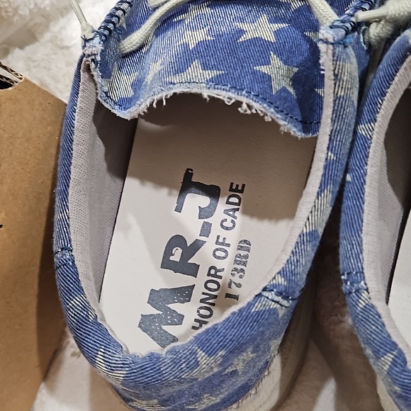 Men's MR. J Cade 2 Navy with Stars - Picture 4 of 9